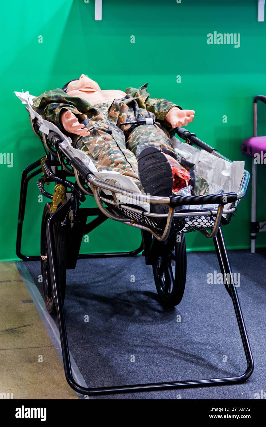 Un carro dell'esercito per evacuare i soldati feriti dal campo di battaglia Foto Stock