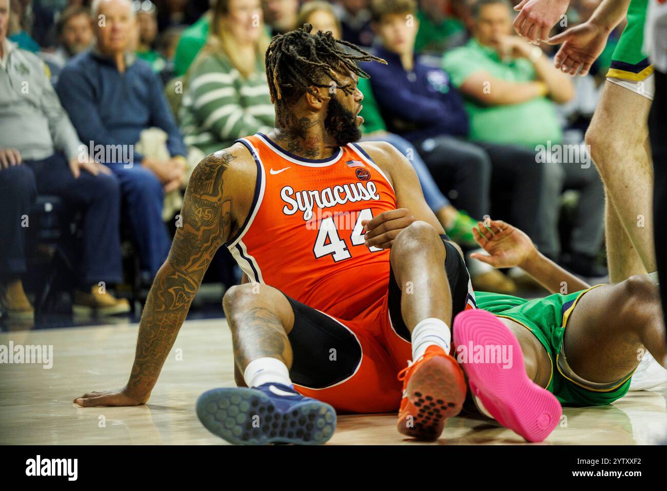 7 dicembre 2024: Syracuse Guard Eddie Lampkin Jr. (44) durante la partita di basket NCAA tra i Syracuse Orange e i Notre Dame Fighting Irish al Purcell Pavilion al Joyce Center di South Bend, Indiana. John Mersits/CSM. (Immagine di credito: © John Mersits/Cal Sport Media) Foto Stock