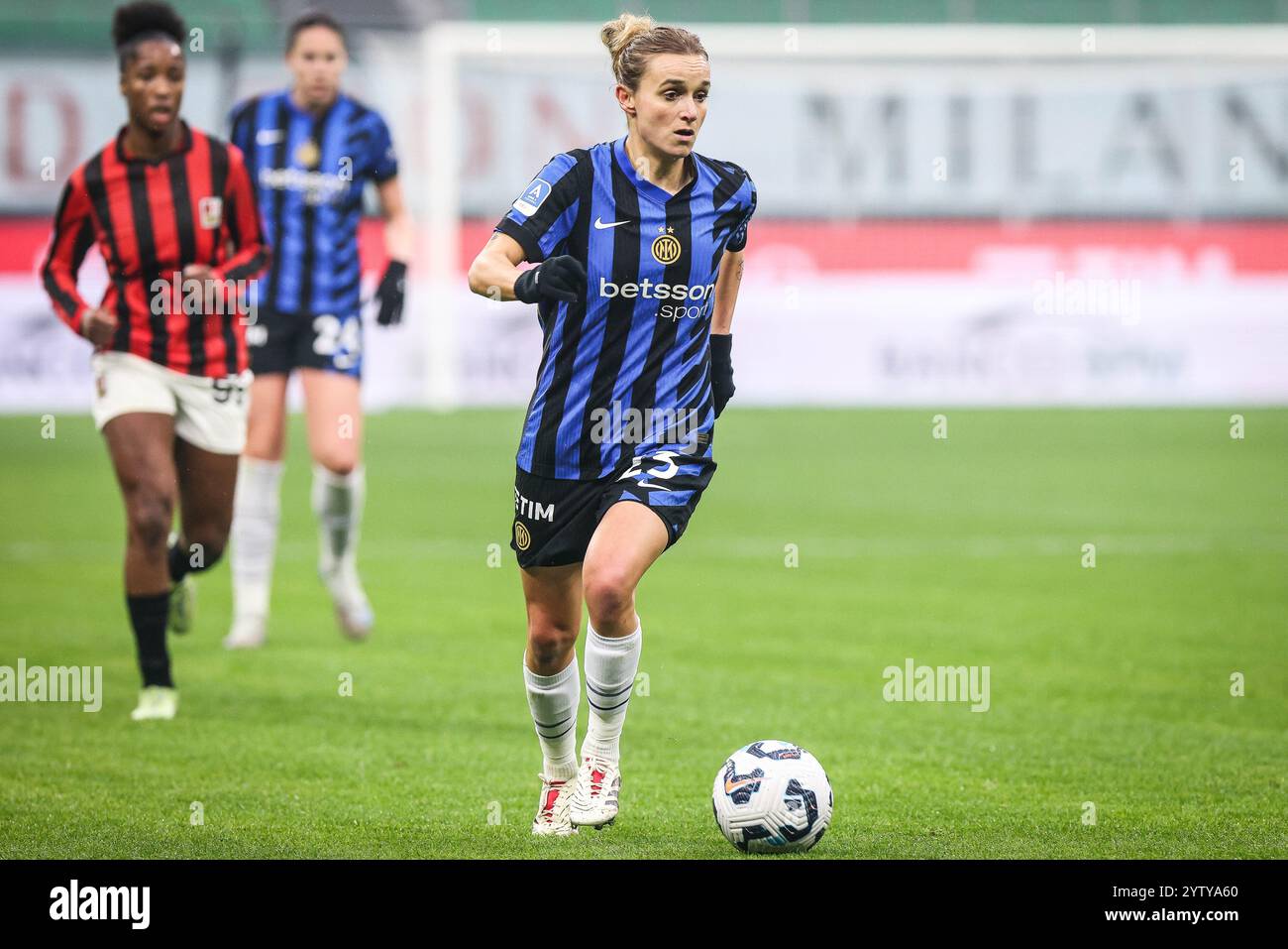 Lina MAGULL dell'Inter Milan durante il campionato italiano femminile#39 partita di calcio di serie A tra l'AC Milan e l'FC Internazionale l'8 dicembre 2024 allo stadio San Siro di Milano Foto Stock