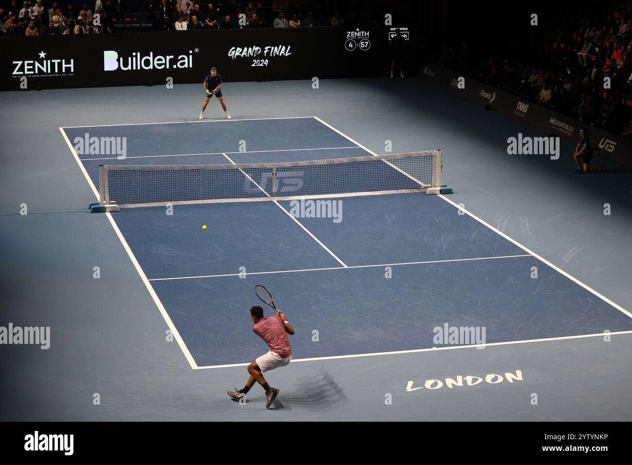 Londra, Regno Unito. 8 dicembre 2024. Londra, Inghilterra, 8 dicembre 2024: Gael Monfils di Francia interpreta Alex de Minaur dell'Australia durante la Grand Final UTS 2024 alla Copperbox Arena di Londra, Inghilterra (Alexander Canillas/SPP) crediti: SPP Sport Press Photo. /Alamy Live News Foto Stock