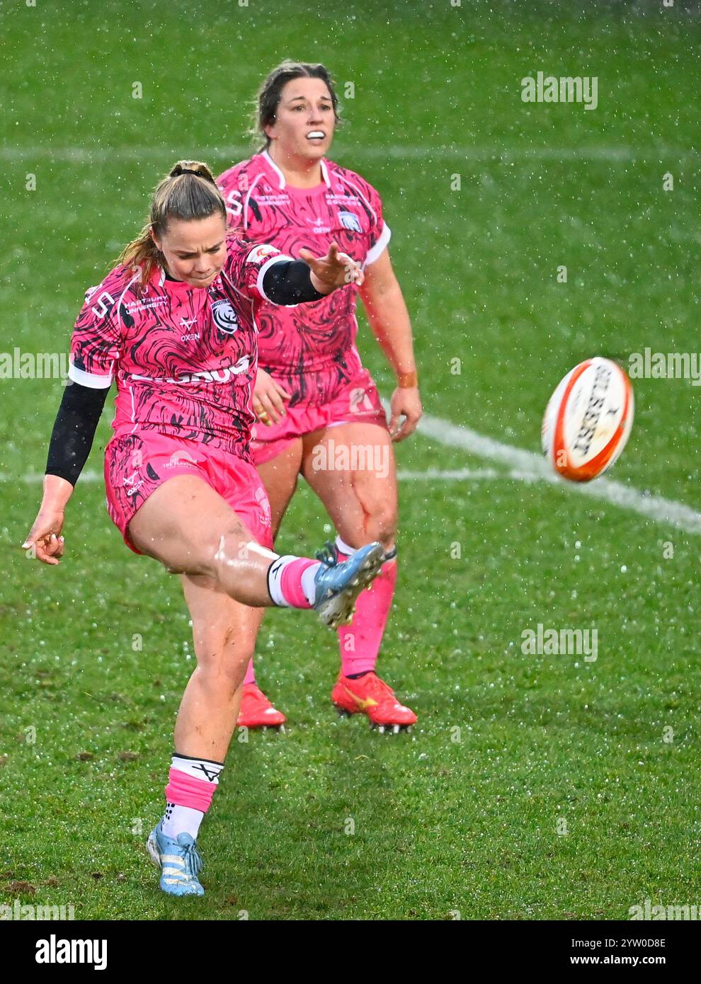 NORTHAMPTON, INGHILTERRA - 8 dicembre: Ellie Green Gloucester-Hartpury durante la partita tra Loughborough Lightning e Gloucester-Hartpury al cinch Stadium Franklin's Gardens. Northampton Regno Unito. Crediti: PATRICK ANTHONISZ/Alamy Live News Foto Stock