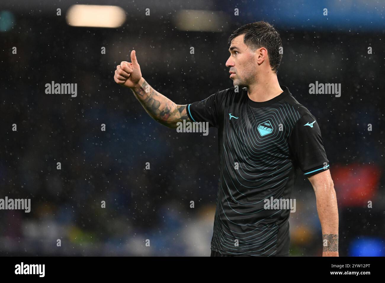 Napoli, Italia. 8 dicembre 2024, Stadio Diego Armando Maradona, Napoli, Italia; calcio di serie A; Napoli contro Lazio; Alessio Romagnoli della SS Lazio credito: Action Plus Sports Images/Alamy Live News Foto Stock