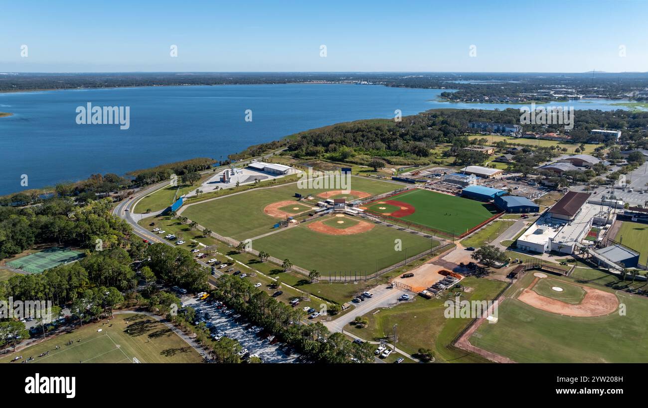Lakeland, Florida, Stati Uniti d'America - 7 dicembre 2024: Vista aerea pomeridiana del Publix Field al Joker Marchant Stadium, allenamento primaverile dei Detroit Tigers, Lakeland, Florida. Foto Stock