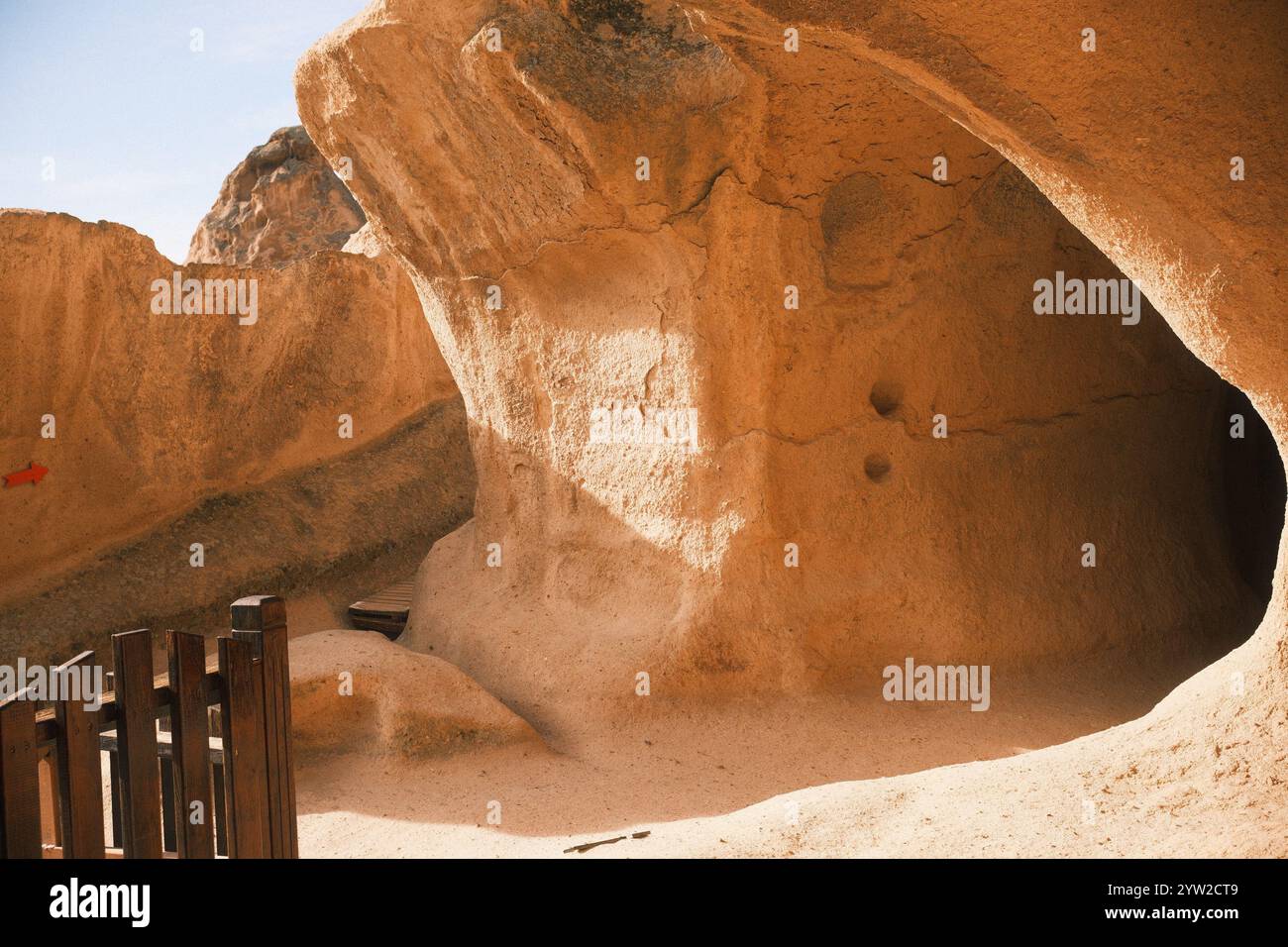 Esplora le formazioni rocciose naturali della Cappadocia, Türkiye Foto Stock