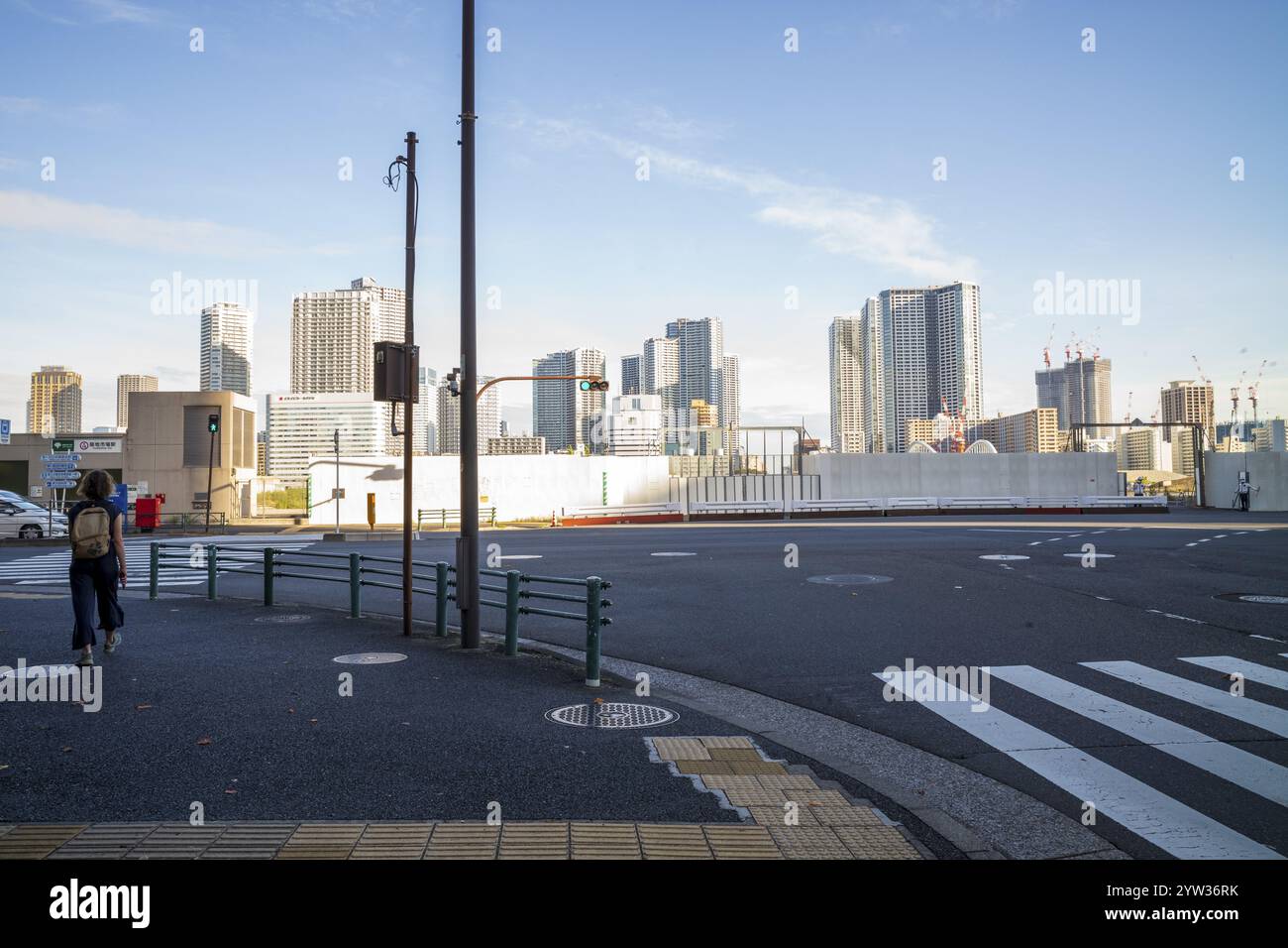 Skyline con grattacieli in costruzione, Kachidoki, Tokyo, Giappone, Asia Foto Stock