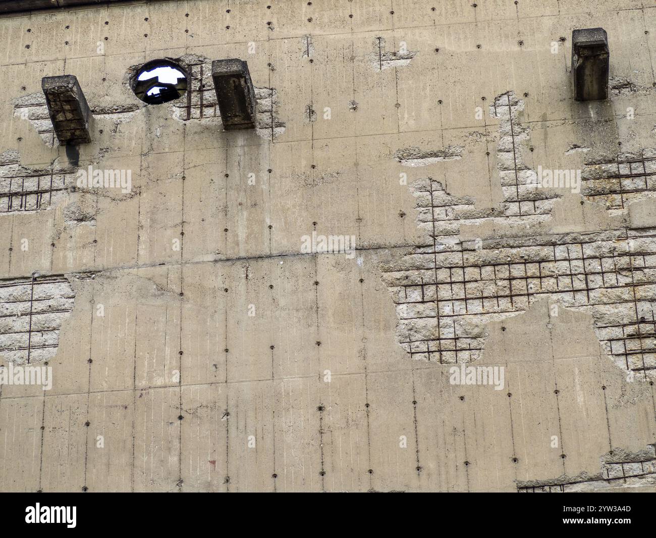 Sfondo vecchio con cemento e metallo arrugginito Foto Stock