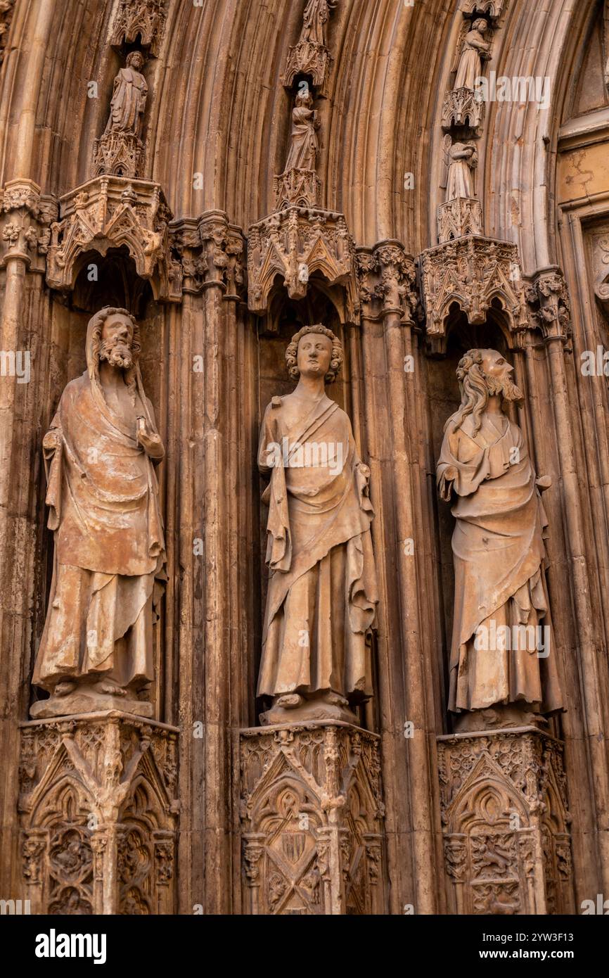 La porta degli Apostoli della catedral di Valencia Foto Stock