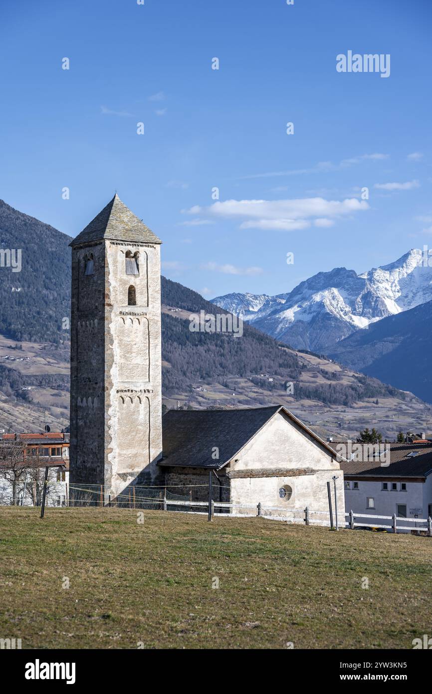 Chiesa di San Benedetto, Malles Venosta, Bolzano, alto Adige, Italia, Europa Foto Stock