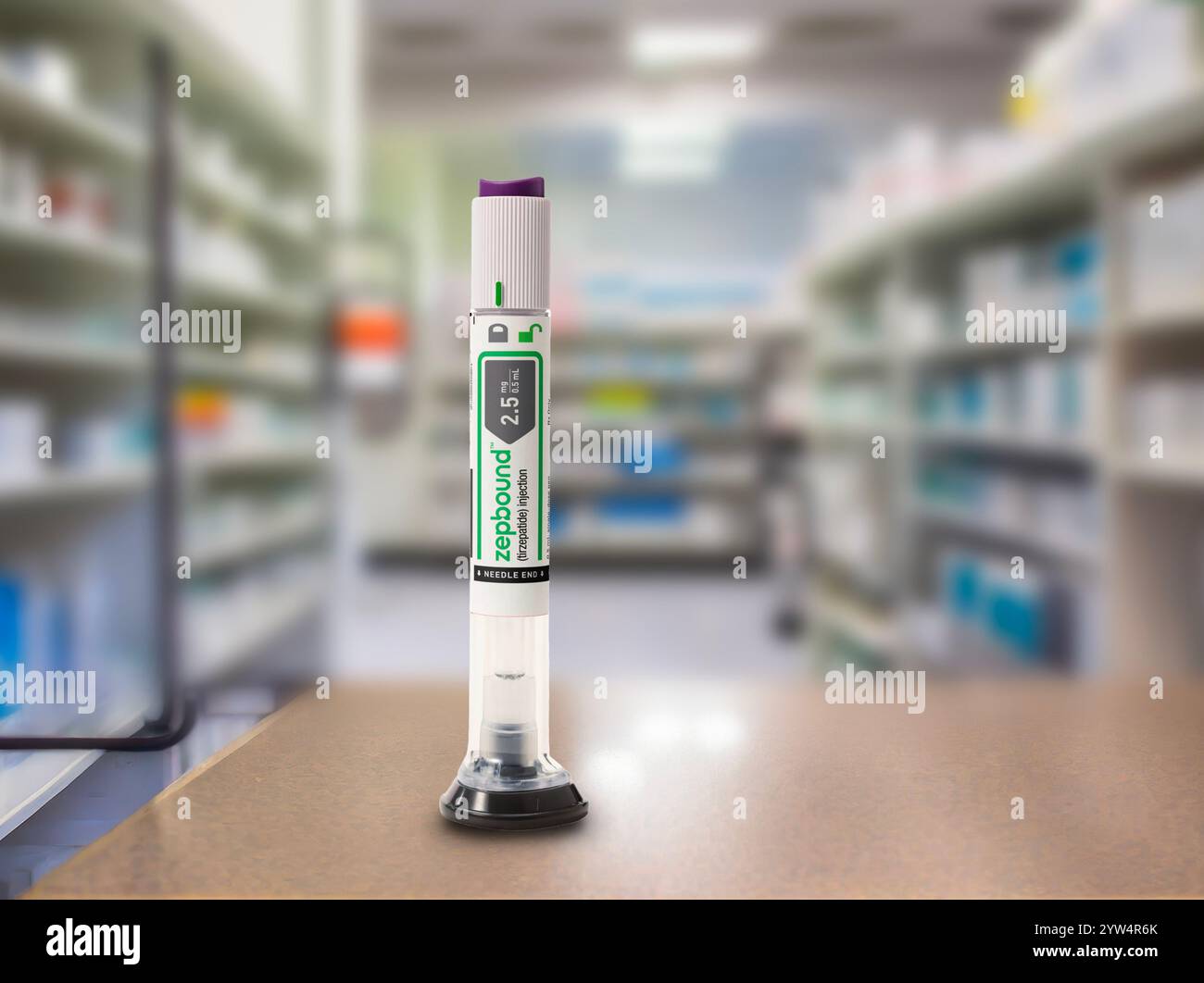 La penna per iniezione Zepbound di Eli Lilly è un medicinale iniettabile che può aiutare gli adulti con obesità o con un eccesso di peso (sovrappeso) poliziotto Foto Stock