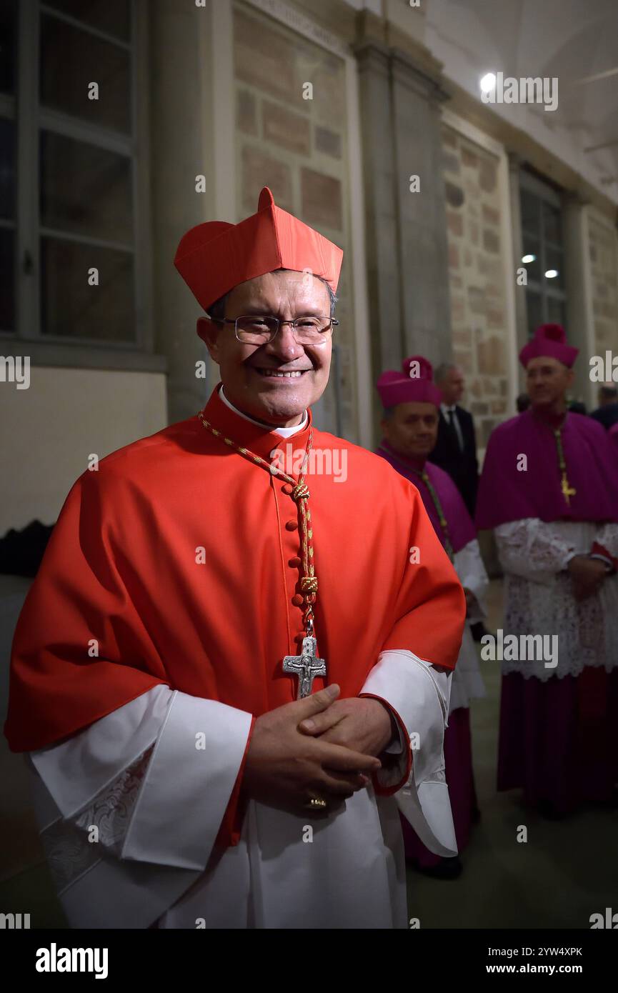Città del Vaticano, Vaticano. 7 dicembre 2024. Il cardinale Luis Gerardo Cabrera Herrera, di recente nomina, partecipa alle visite di cortesia presso il Palazzo Apostholic in Vaticano il 7 dicembre 2024 a città del Vaticano. Credito: dpa/Alamy Live News Foto Stock