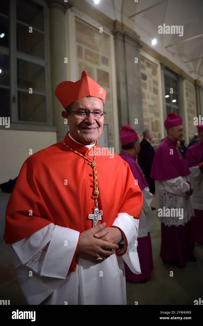 Città del Vaticano, Vaticano. 7 dicembre 2024. Il cardinale Luis Gerardo Cabrera Herrera, di recente nomina, partecipa alle visite di cortesia presso il Palazzo Apostholic in Vaticano il 7 dicembre 2024 a città del Vaticano. Credito: dpa/Alamy Live News Foto Stock