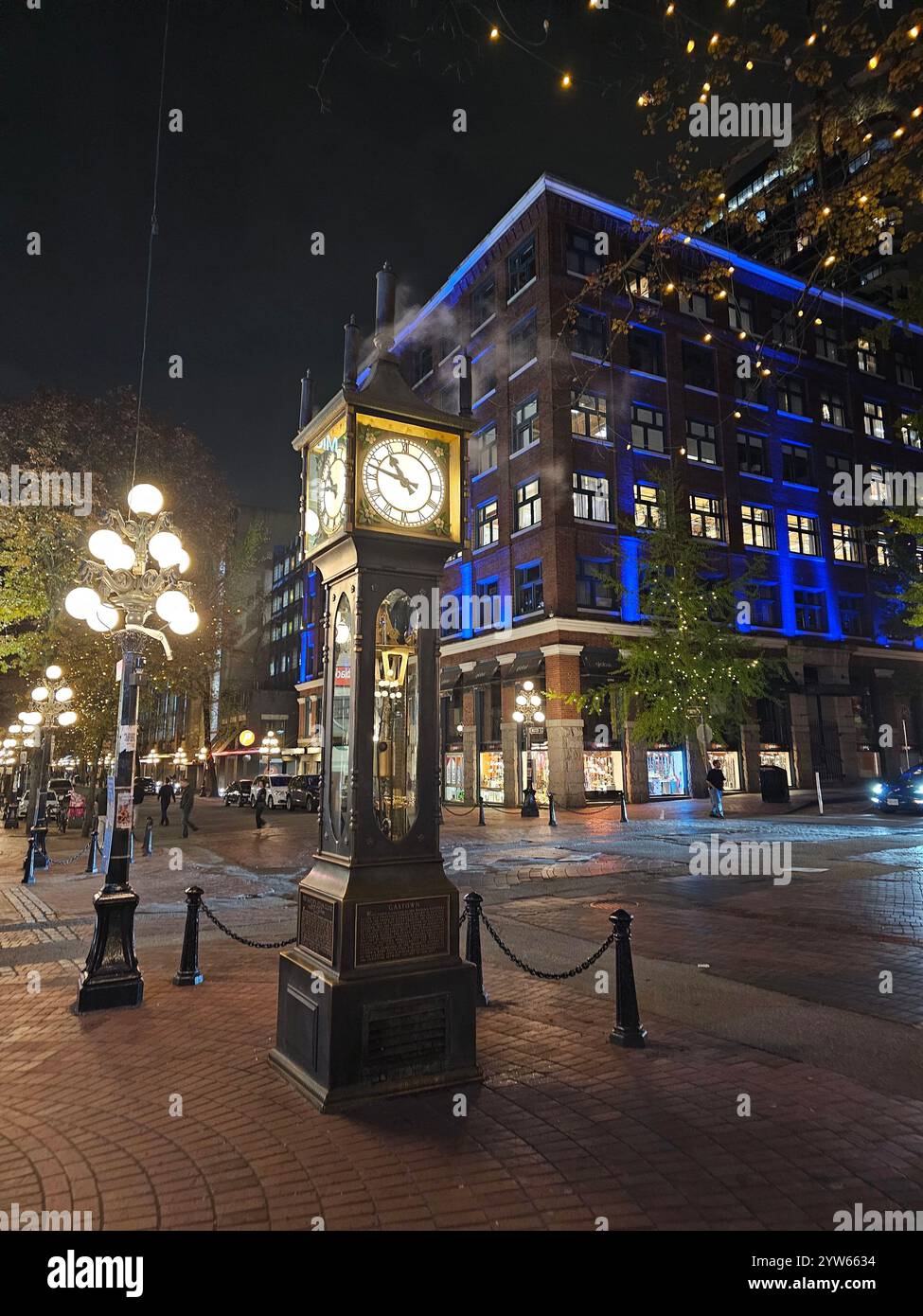 Il tempo si ferma e si fa avanti: L'iconico orologio a vapore di Gastown, un gioiello da non perdere a Vancouver, British Columbia! Foto Stock