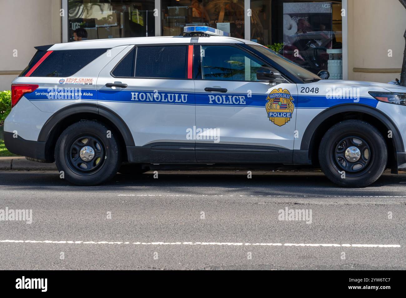 Honolulu, HI, USA - 14 gennaio 2024: Un'auto della polizia di Honolulu a Waikiki, Hawaii. Foto Stock
