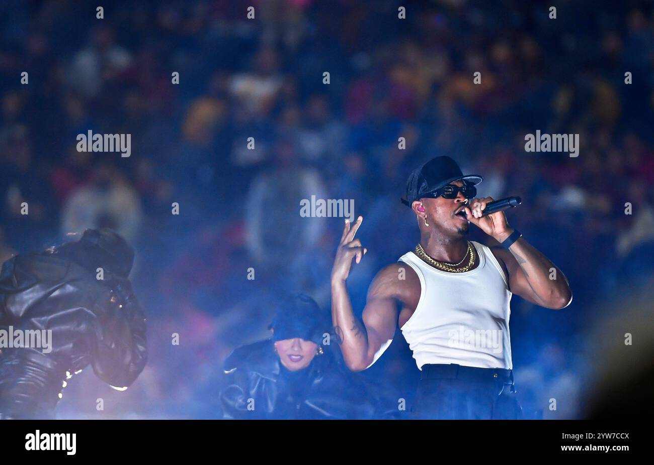 Arlington, Texas, Stati Uniti. 7 dicembre 2024. Ne-Yo si esibisce durante l'intervallo della partita di football universitario del Big XII Championship tra gli Arizona State Sun Devils e gli Iowa State Cyclones all'AT&T Stadium di Arlington, Texas. Austin McAfee/CSM/Alamy Live News Foto Stock