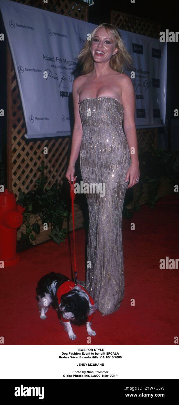 1 GENNAIO 2011 - PAWS PER LO STILE. Dog Fashion Event a vantaggio di SPCALA. Rodeo Drive, Beverly Hills, CA 15/10/2000.. JENNY MCSHANE. (Credit Image: © Nina Prommer/ZUMA Press Wire) SOLO PER USO EDITORIALE! Non per USO commerciale! Foto Stock