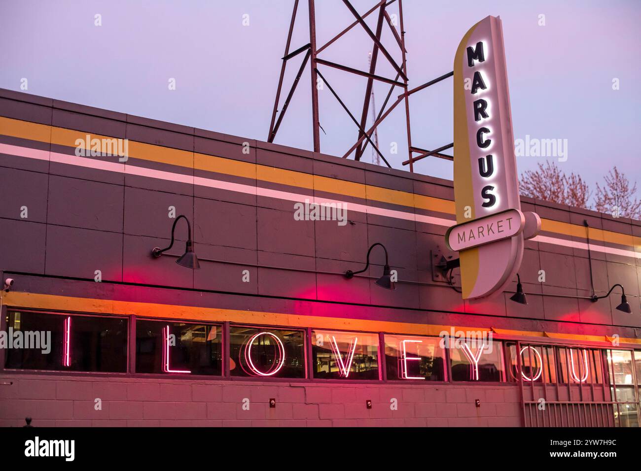 Detroit, Michigan - Marcus Market mostra "i Love You" a Noel Night. L'evento annuale all'inizio della stagione natalizia a Detroit presenta ope Foto Stock