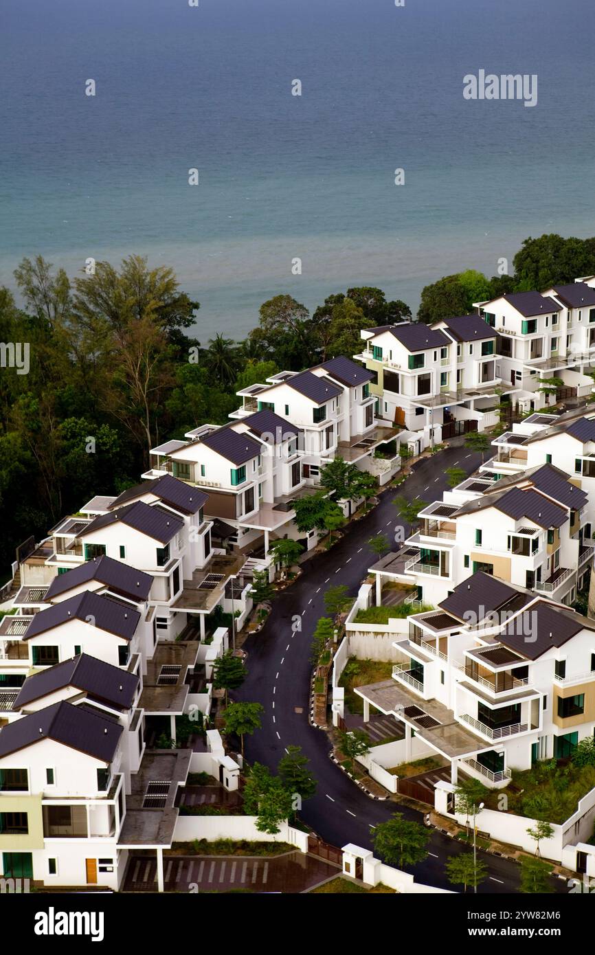 Quartiere residenziale di Batu Ferringhi sull'isola di Penang, Penang, Malesia. Foto Stock