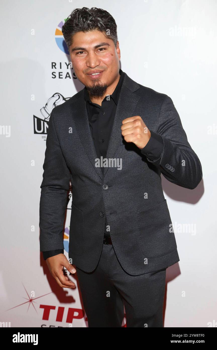 Miguel Angel Garcia bei der Legends serata di gala anlasslich der 62. WBC Convention im Grand ElysÃ e Hotel. Amburgo, 09.12.2024 *** Miguel Angel Garcia alla Legends Gala Night in occasione della WBC Convention 62 al Grand Elysée Hotel Hamburg, 09 12 2024 foto:xgbrcix/xFuturexImagex boxing gala 4222 Foto Stock