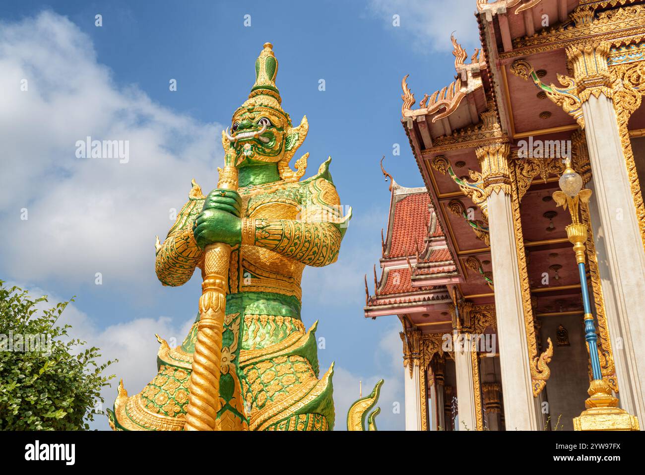 Incredibile statua al Wat Don Mueang di Bangkok, Thailandia Foto Stock