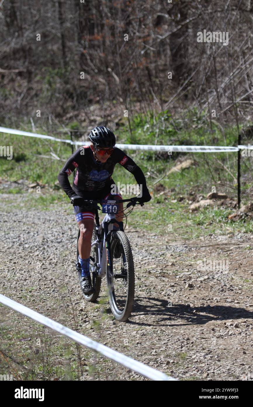 Tennessee National Mountain Bike Festival 2024 XCO Race 2024 al WindRock Bicycle Park di Oliver Springs, Tennessee, Stati Uniti. Foto Stock