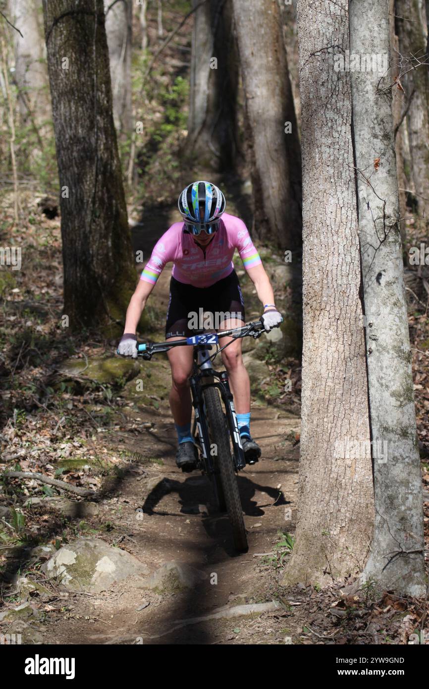 Tennessee National Mountain Bike Festival 2024 XCO Race 2024 al WindRock Bicycle Park di Oliver Springs, Tennessee, Stati Uniti. Foto Stock