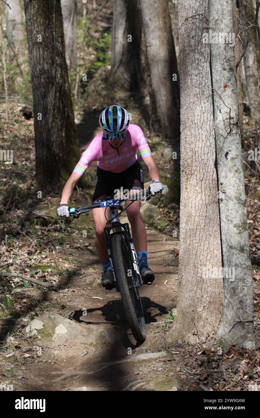 Tennessee National Mountain Bike Festival 2024 XCO Race 2024 al WindRock Bicycle Park di Oliver Springs, Tennessee, Stati Uniti. Foto Stock