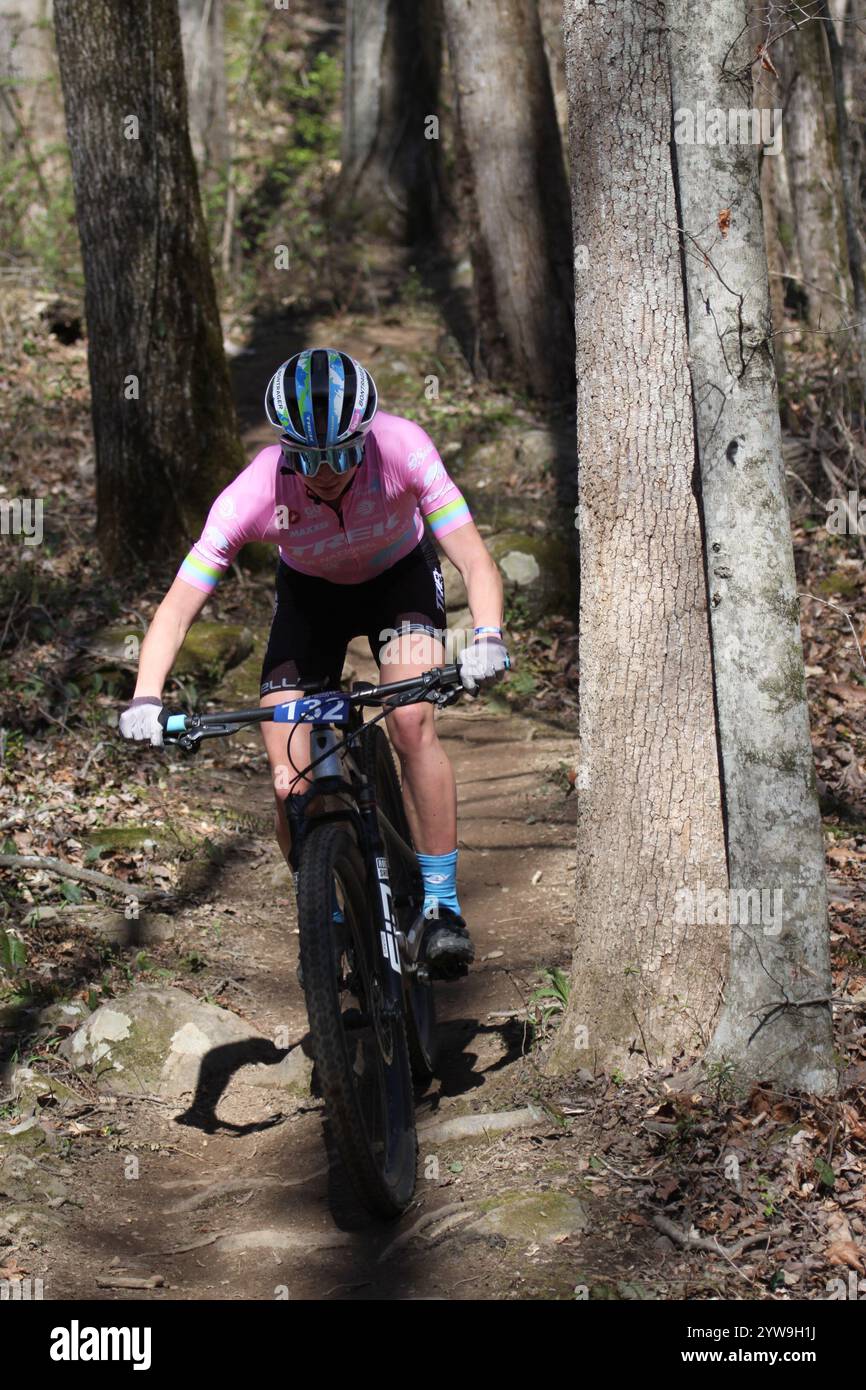 Tennessee National Mountain Bike Festival 2024 XCO Race 2024 al WindRock Bicycle Park di Oliver Springs, Tennessee, Stati Uniti. Foto Stock