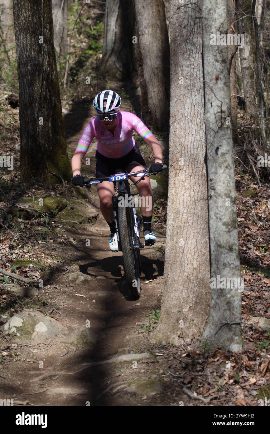 Tennessee National Mountain Bike Festival 2024 XCO Race 2024 al WindRock Bicycle Park di Oliver Springs, Tennessee, Stati Uniti. Foto Stock