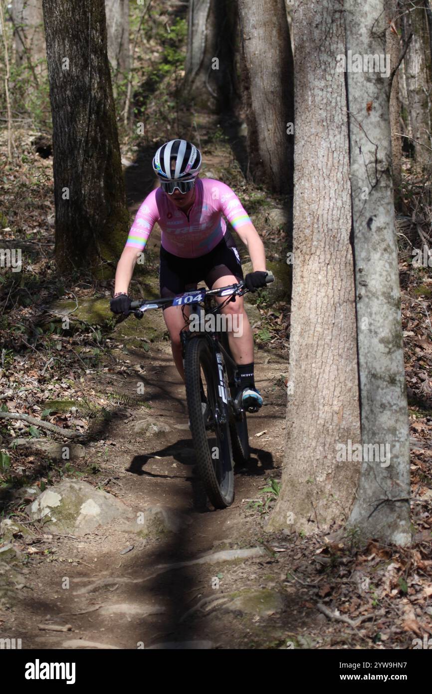 Tennessee National Mountain Bike Festival 2024 XCO Race 2024 al WindRock Bicycle Park di Oliver Springs, Tennessee, Stati Uniti. Foto Stock