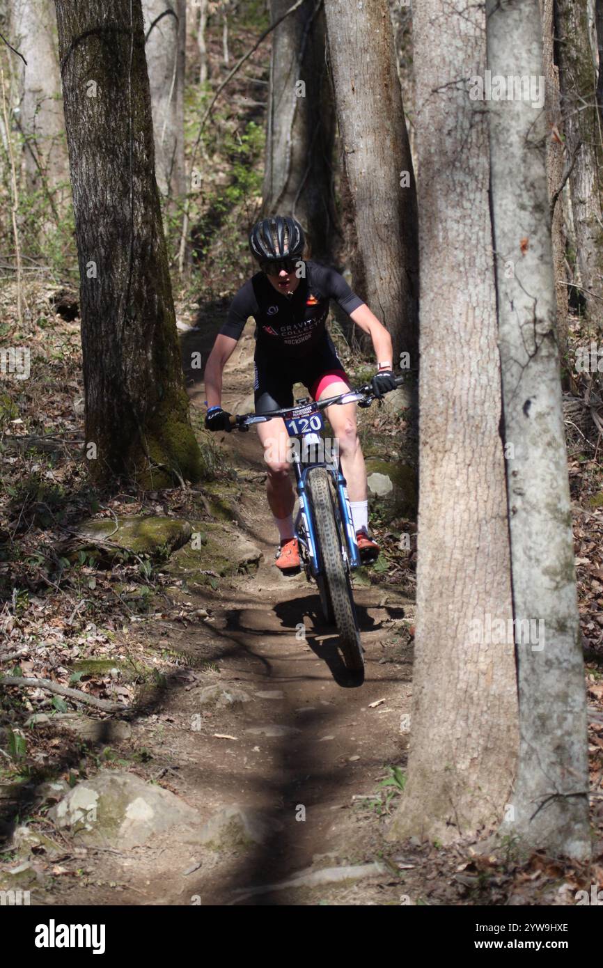 Tennessee National Mountain Bike Festival 2024 XCO Race 2024 al WindRock Bicycle Park di Oliver Springs, Tennessee, Stati Uniti. Foto Stock