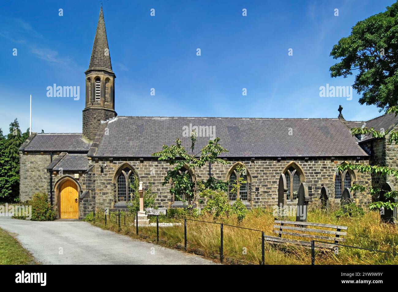 Regno Unito, West Yorkshire, Huddersfield, Brockholes, St George's Church. Foto Stock