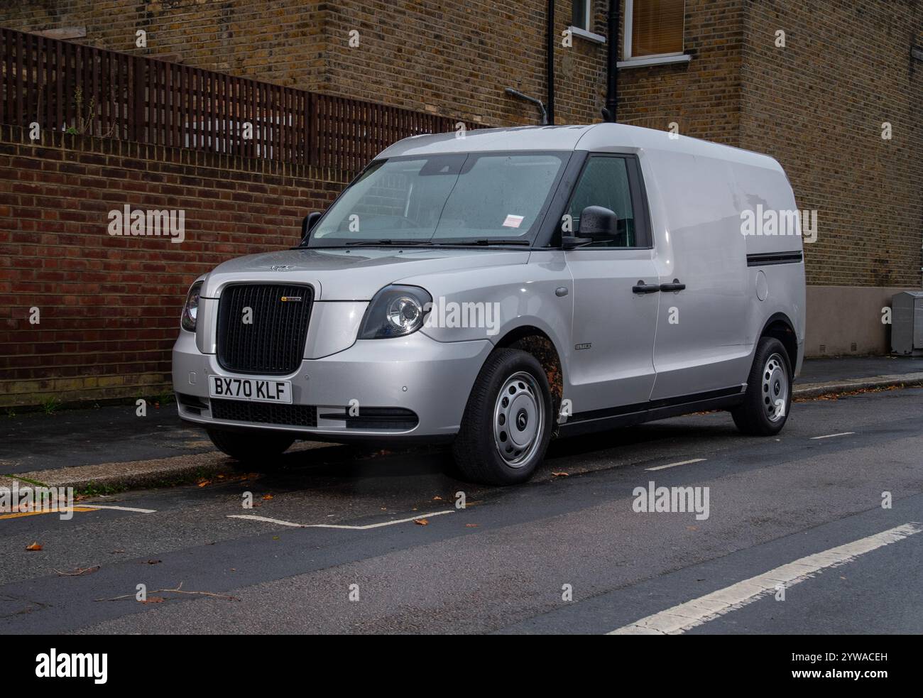 Furgone ibrido elettrico LEVC 2020 Foto Stock