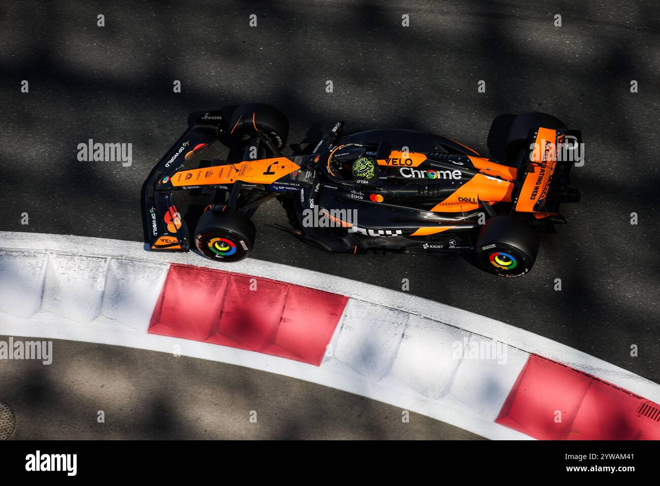 04 NORRIS Lando (gbr), McLaren F1 Team MCL38, azione durante il test post-stagionale di Formula 1 Abu Dhabi 2024, il 10 dicembre 2024 sul circuito Yas Marina, ad Abu Dhabi, Emirati Arabi Uniti Foto Stock