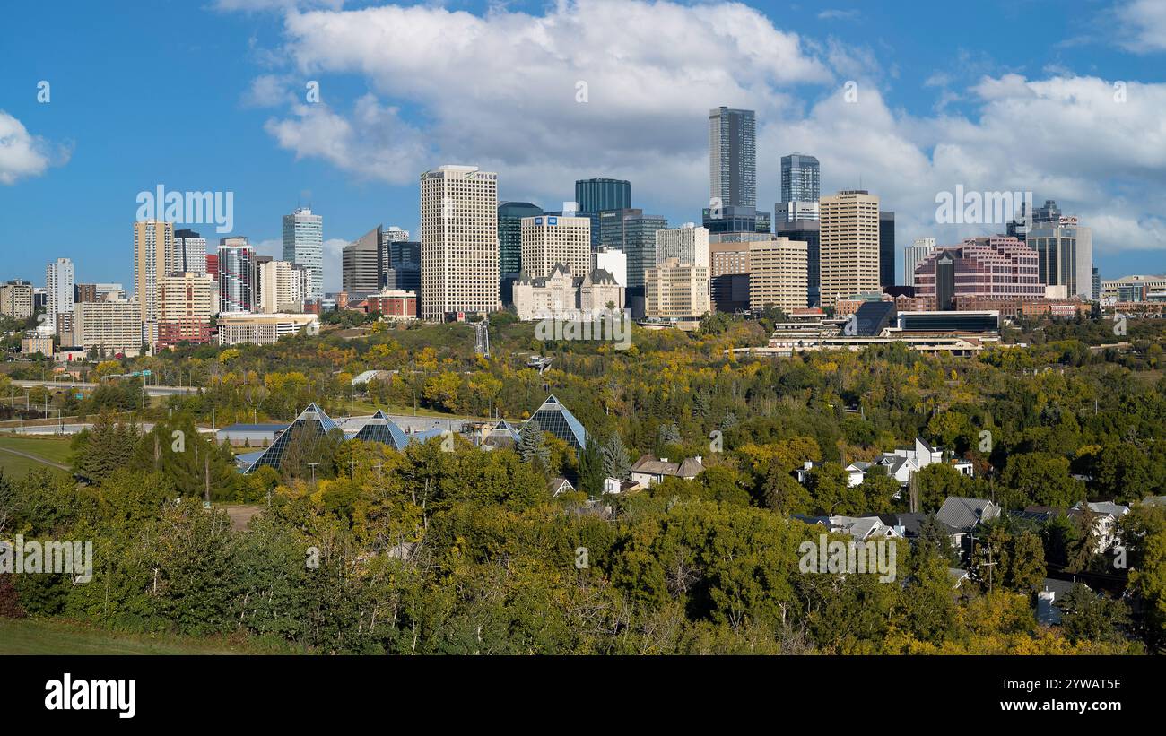 Centro di Edmonton dal punto di osservazione Strathearn Drive di Edmonton, Alberta, nelle giornate di sole Foto Stock