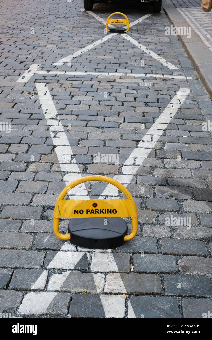 Nessun indicatore di parcheggio, Praga Street Scene, Praga, Cechia, Repubblica Ceca. Foto Stock