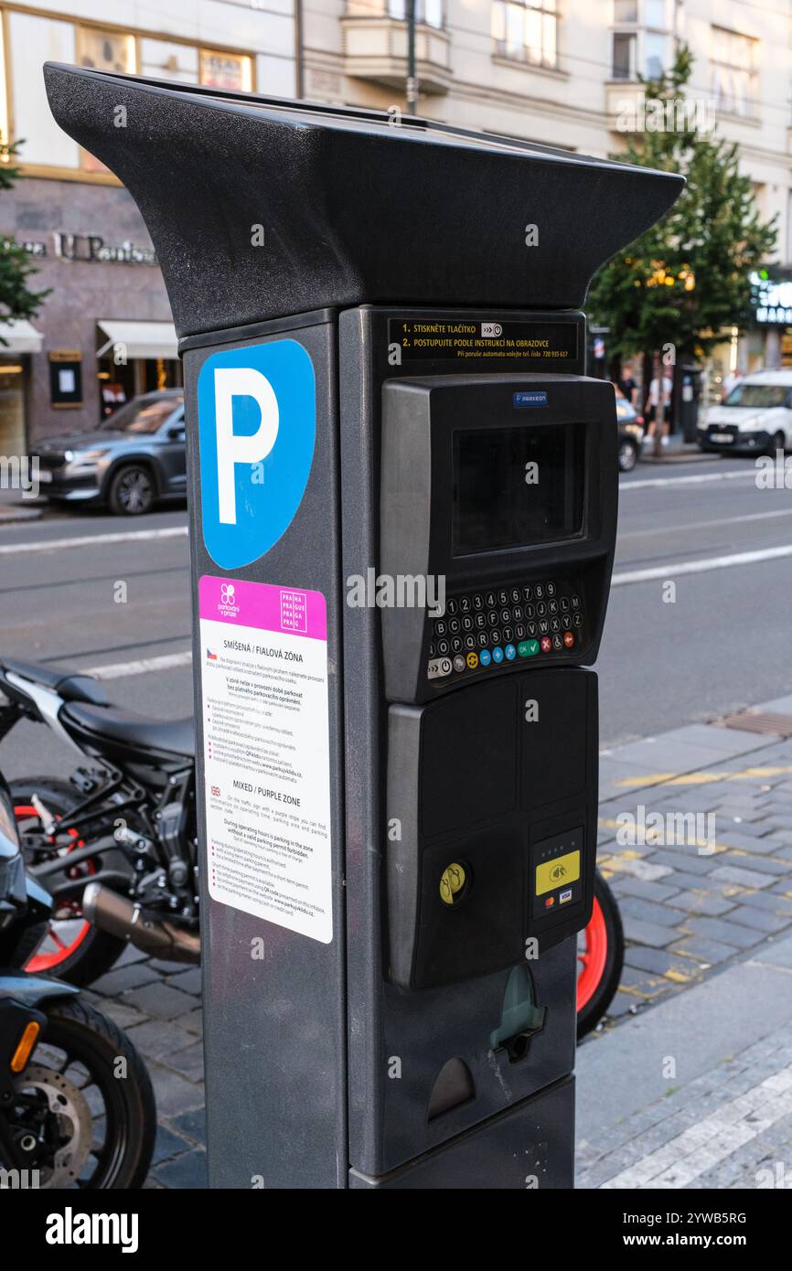 Stazione di pagamento per parcheggi, Praga, Cechia, Repubblica Ceca. Foto Stock