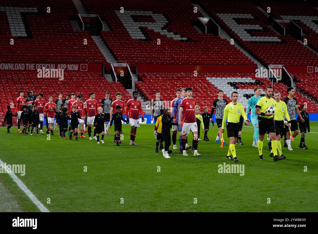 Manchester, Regno Unito. 10 dicembre 2024. MANCHESTER, INGHILTERRA - 10 DICEMBRE: Durante il terzo round del percorso dei campioni nazionali della UEFA Youth League tra il Manchester United e l'AZ Alkmaar all'Old Trafford il 10 dicembre 2024 a Manchester, Inghilterra. (Foto di ed van de Pol/Orange Pictures) credito: Orange Pics BV/Alamy Live News Foto Stock