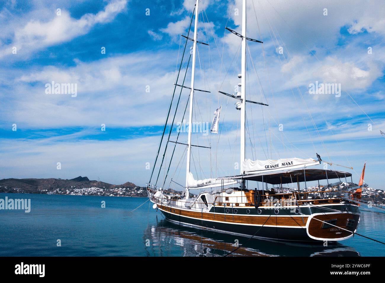 Un gulet yacht/barca a noleggio a Yalikavak, vicino a Bodrum, Türkiye Foto Stock