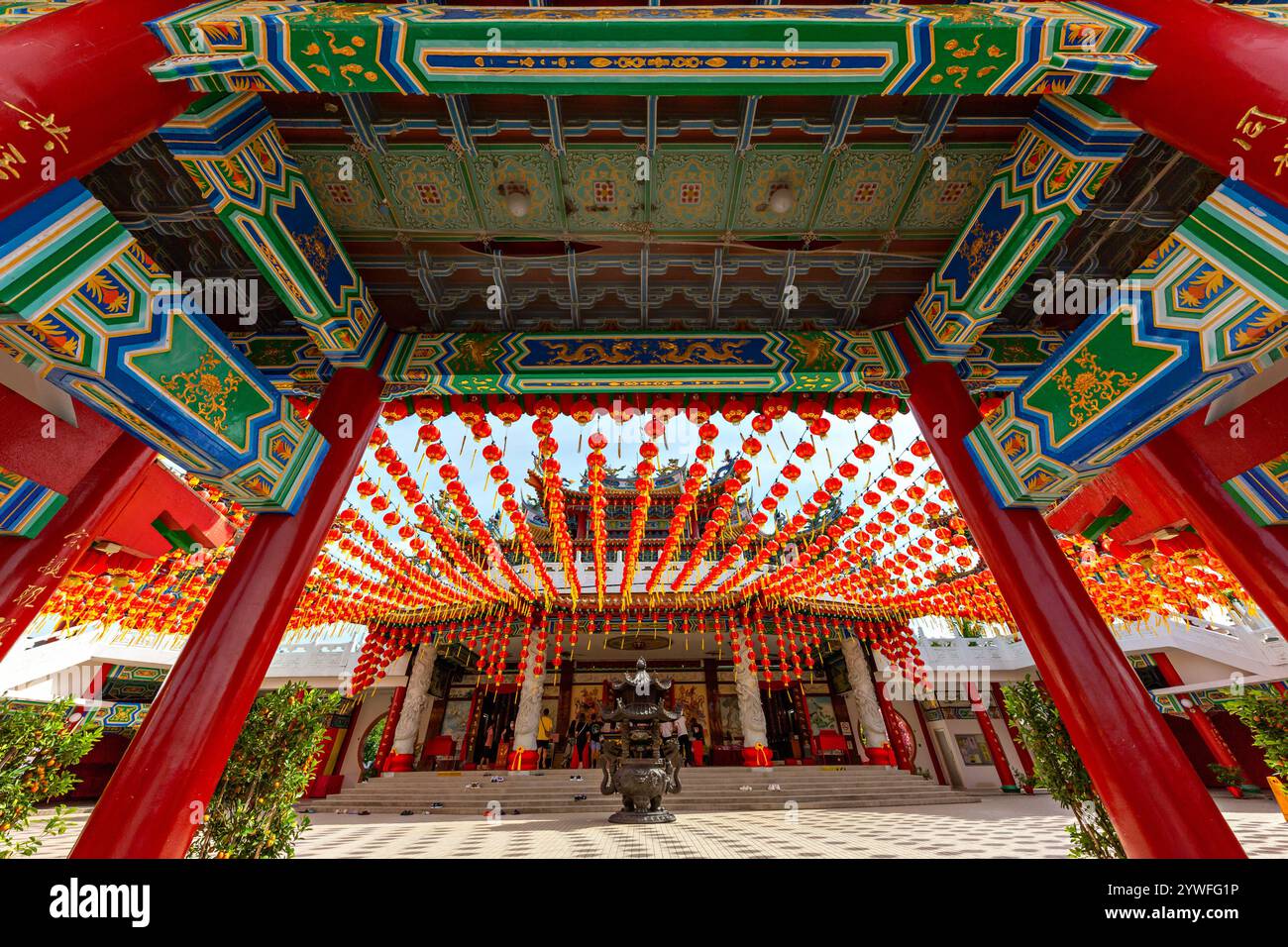 Lanterne nel tempio buddista cinese conosciuto come Thean Hou Templein Kuala Lumpur, Malesia Foto Stock