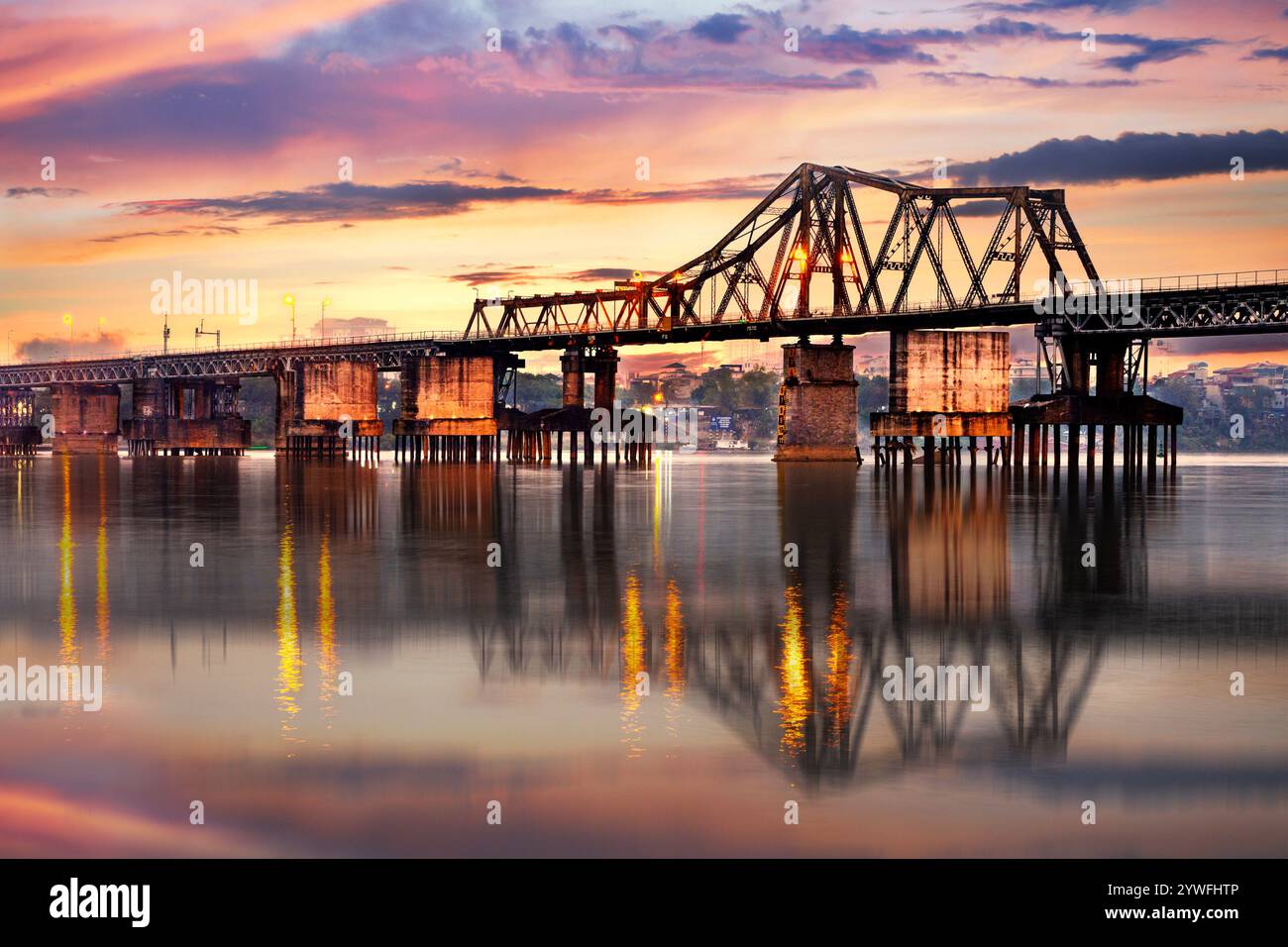 Long Bien Bridge ad Hanoi, Vietnam Foto Stock