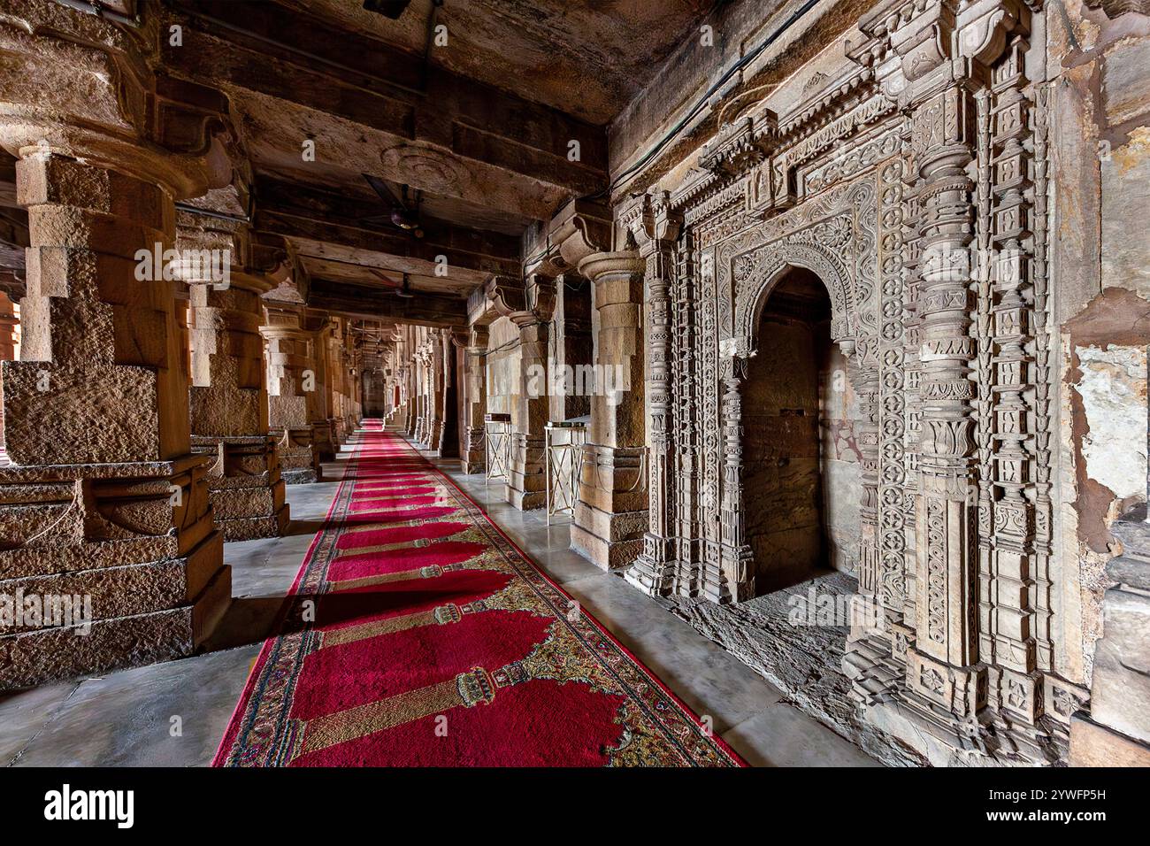 Jama Masjid conosciuta anche come Moschea di Jumah nella città di Ahmedabad, Gujarat, India Foto Stock