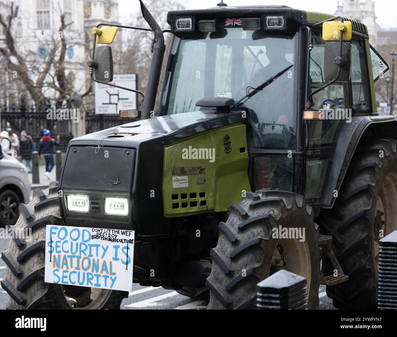 Gli agricoltori britannici di Londra protestano a Westminster contro i cambiamenti nella tassa di successione. Crediti: Ian Davidson/Alamy Live News Foto Stock