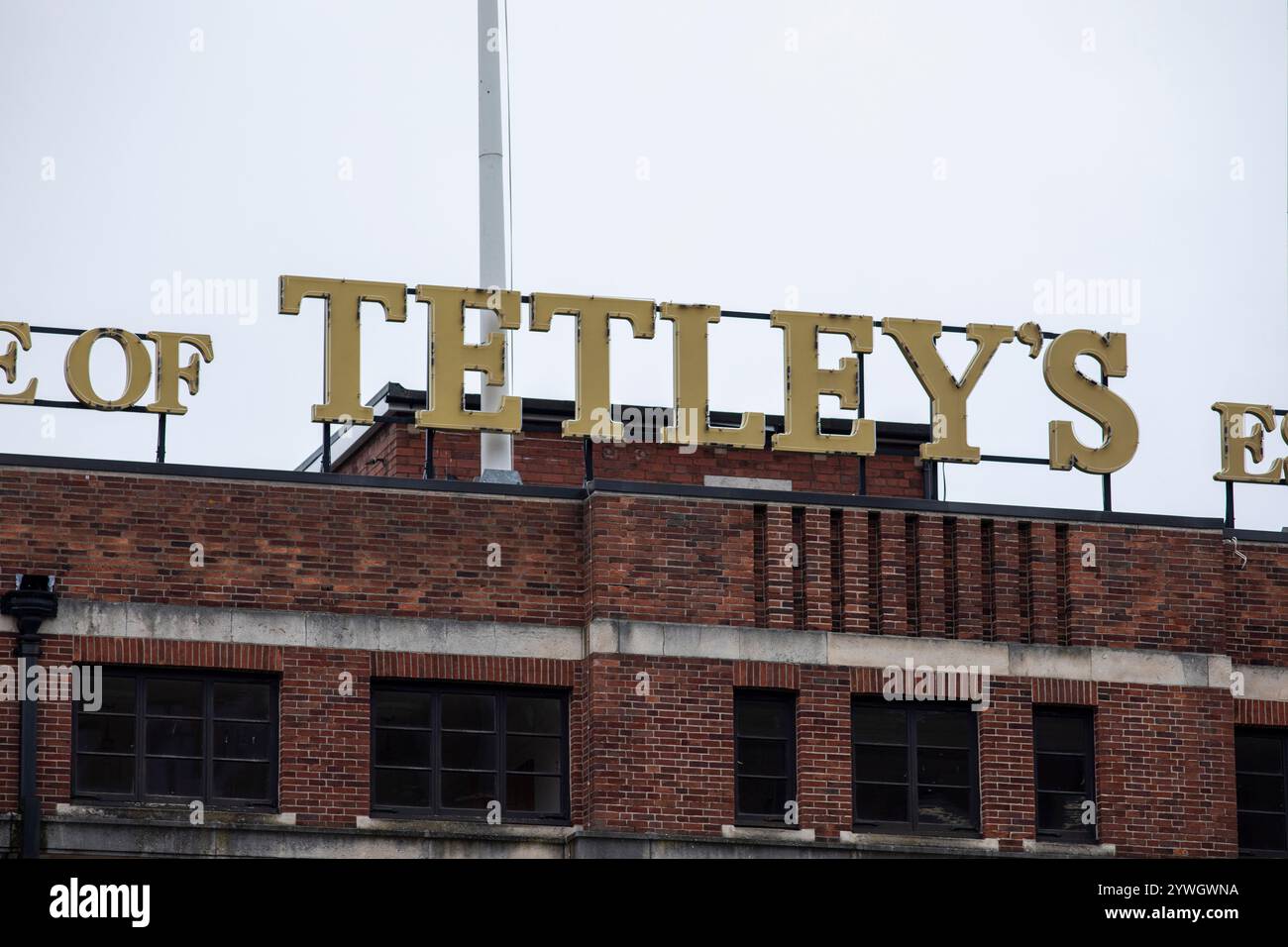 Lavori di costruzione e costruzione ad Aire Park, Leeds, West Yorkshire, sul sito precedentemente occupato dalla fabbrica di birra Joshua Tetley. La visione di Aire Park gioca un ruolo chiave nella trasformazione del centro di Leeds. Un quartiere ad uso misto di 24 acri, incentrato su un parco di otto acri, che crea un fiorente nuovo quartiere commerciale e residenziale sulla South Bank della città. Foto Stock