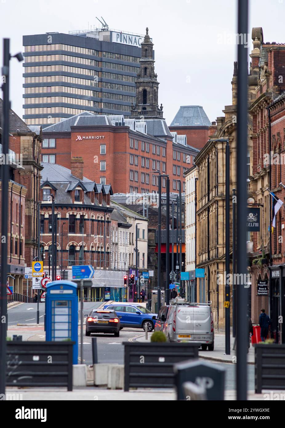 Leeds è una città del West Yorkshire, Inghilterra. È il più grande insediamento dello Yorkshire e il centro amministrativo del City of Leeds Metropolitan Borough, che è il secondo distretto più popoloso del Regno Unito. Foto Stock