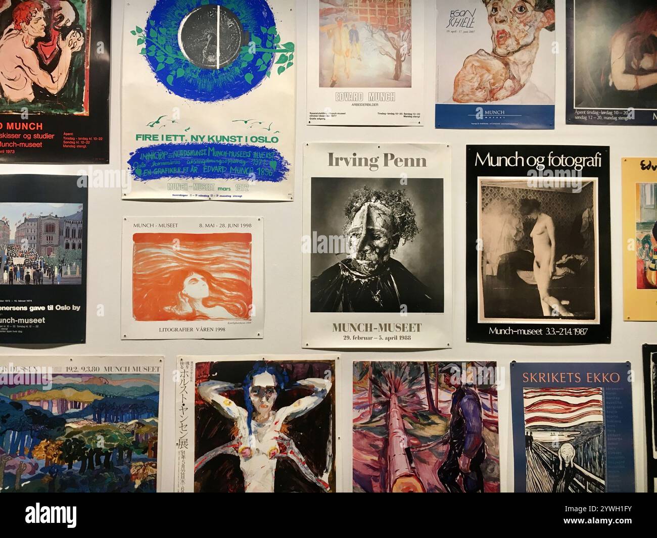 Oslo, Norvegia - 19 luglio 2019: Mostra d'arte con Edward Munch e poster modernisti Foto Stock