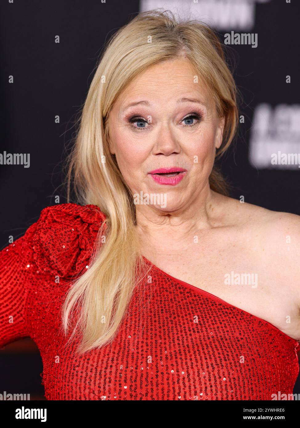 Hollywood, Stati Uniti. 10 dicembre 2024. HOLLYWOOD, LOS ANGELES, CALIFORNIA, USA - 10 DICEMBRE: Caroline Rhea arriva alla premiere di Los Angeles di "A complete Unknown" della Searchlight Pictures tenutasi al Dolby Theatre il 10 dicembre 2024 a Hollywood, Los Angeles, California, Stati Uniti. (Foto di Xavier Collin/Image Press Agency) credito: Image Press Agency/Alamy Live News Foto Stock