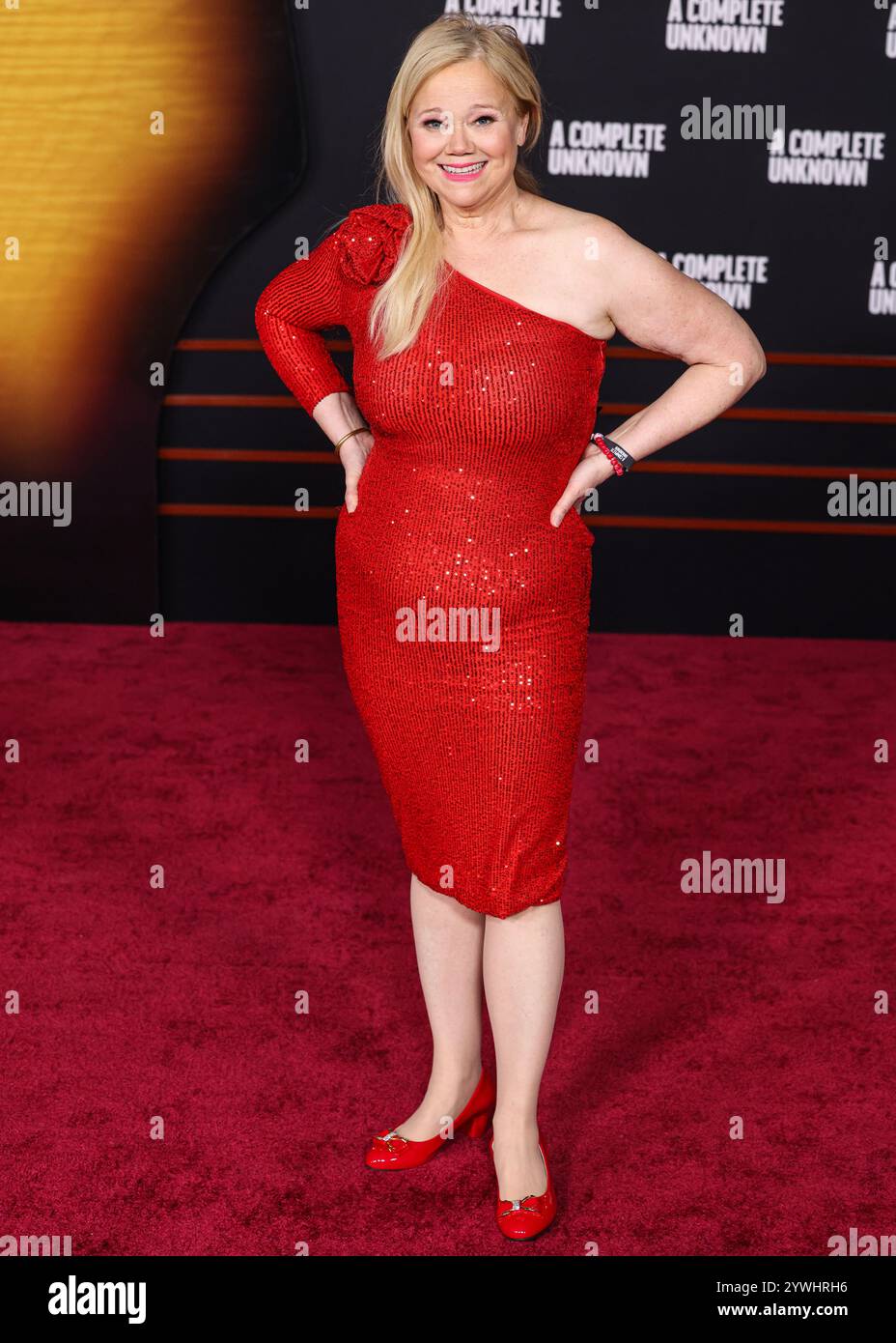 Hollywood, Stati Uniti. 10 dicembre 2024. HOLLYWOOD, LOS ANGELES, CALIFORNIA, USA - 10 DICEMBRE: Caroline Rhea arriva alla premiere di Los Angeles di "A complete Unknown" della Searchlight Pictures tenutasi al Dolby Theatre il 10 dicembre 2024 a Hollywood, Los Angeles, California, Stati Uniti. (Foto di Xavier Collin/Image Press Agency) credito: Image Press Agency/Alamy Live News Foto Stock