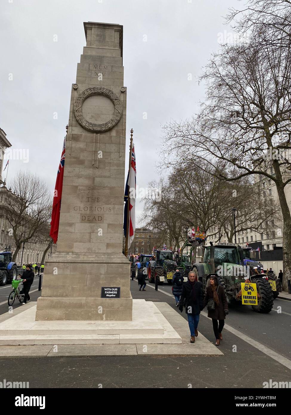 Gli agricoltori del Regno Unito protestano con la processione dei trattori a Westminster per le nuove norme sull'imposta sulle successioni Foto Stock