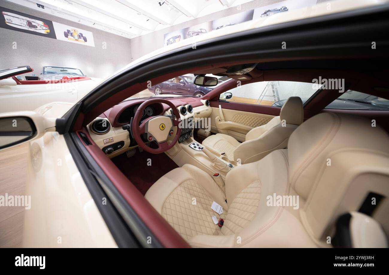 Bonhams, Londra, Regno Unito. 11 dicembre 2024. Anteprima dei saldi Bond Street, Important Collectors' Motor Cars e Automobilia, in programma il 12 dicembre. Le attrazioni includono: 2007 Ferrari 612 Scaglietti Sessanta Coupé. Stima: £60.000-100.000. Crediti: Malcolm Park/Alamy Live News Foto Stock