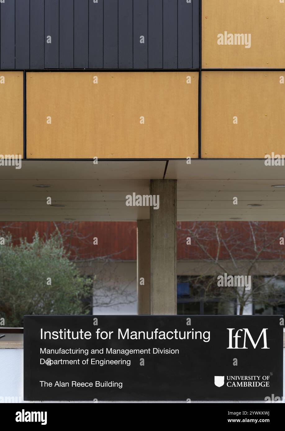 Firmare per Alan Reece Building, Institute for Manufacturing (IFM), Department of Engineering, University of Cambridge, West Cambridge, Inghilterra. Foto Stock